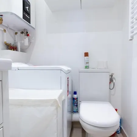 Nice Cozy On The Slopes Of Montmartre Apartment Paris