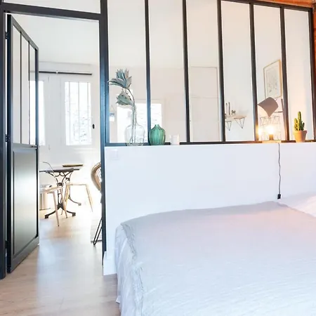 Apartment Nice Cozy On The Slopes Of Montmartre Paris