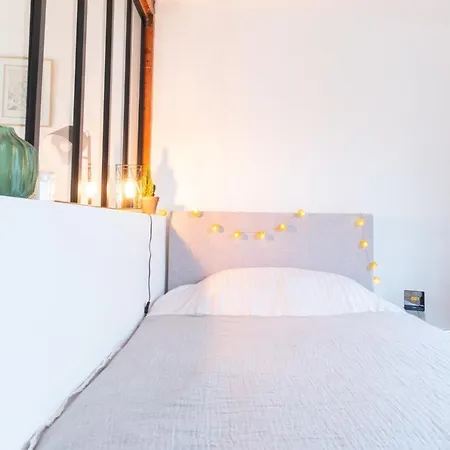 Apartment Nice Cozy On The Slopes Of Montmartre Paris